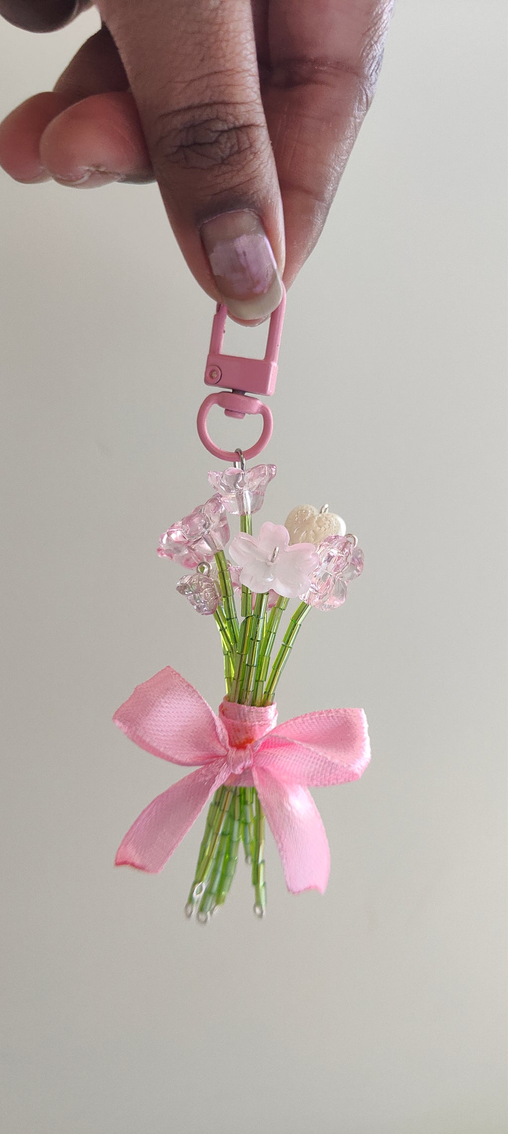 Bouquet Bagcharm 2.0 💐 (Random colors)