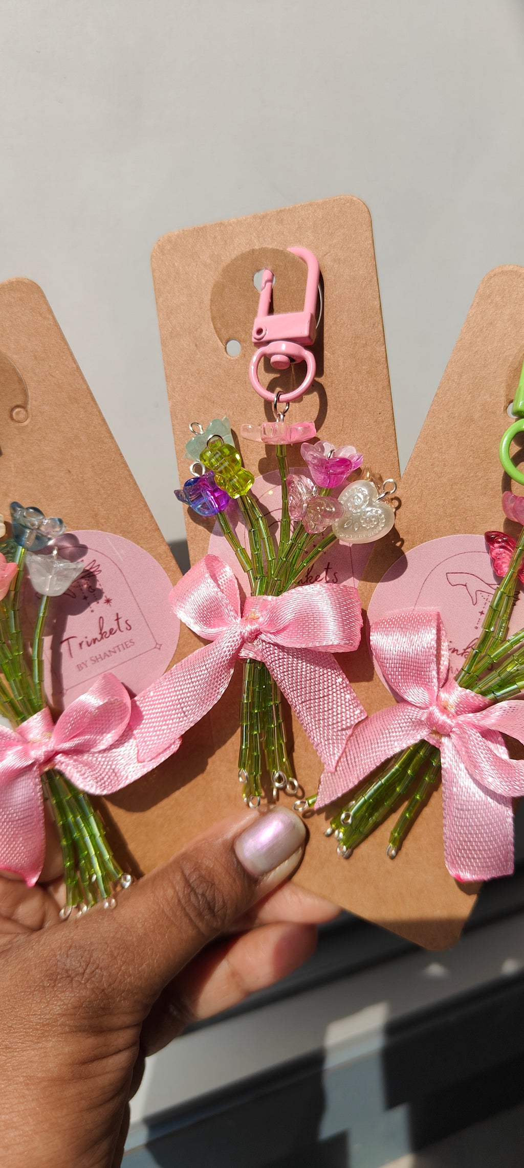 Bouquet Bagcharm 2.0 💐 (Random colors)