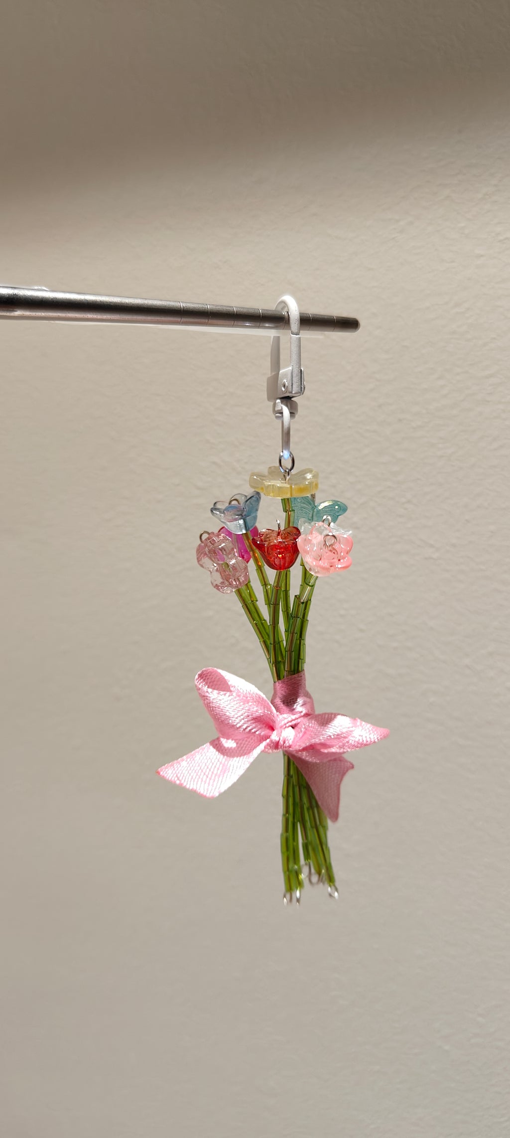 Bouquet Bagcharm 2.0 💐 (Random colors)