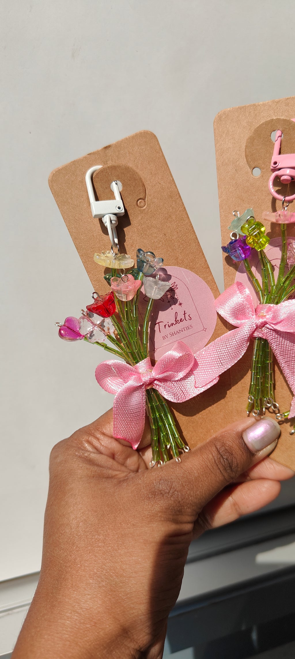 Bouquet Bagcharm 2.0 💐 (Random colors)